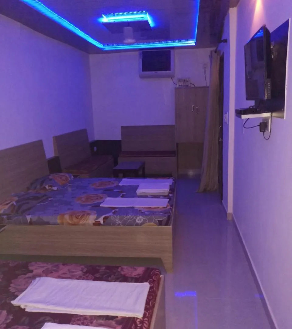 Hotel Sai Palace Walking Distance From Taj Mahal--View Of Taj Mahal Agra  Indie